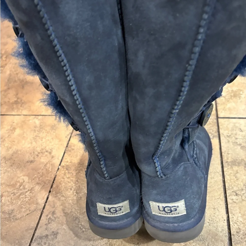 UGG Bailey Button Triplet II - Navy Blue - Size 7 (women)